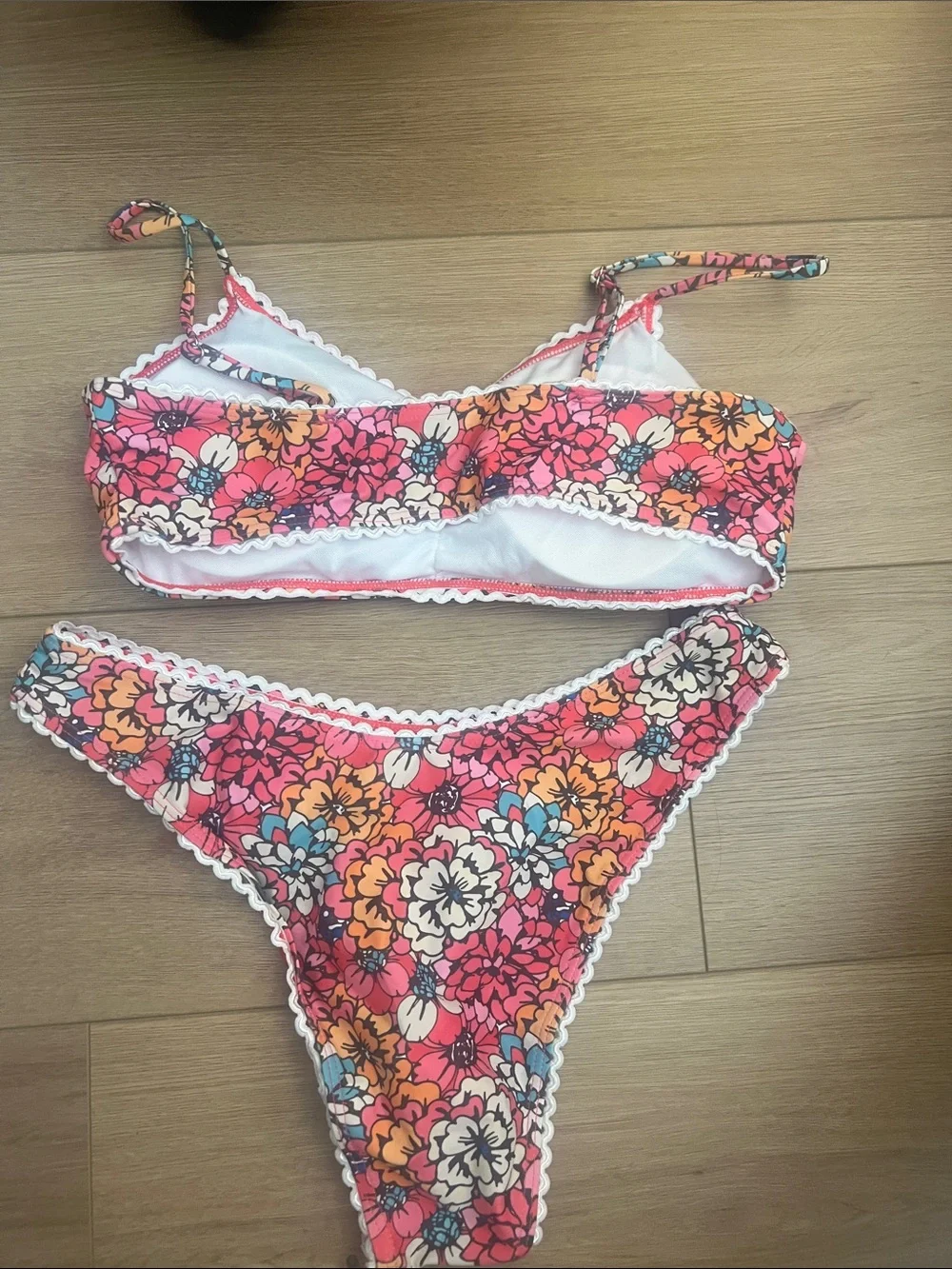 No brand vibrant floral